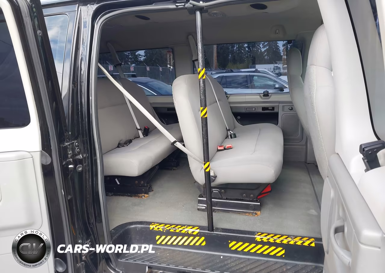 2010 Ford E-350 Super Duty Xl-Xlt VIN:1FBSS3BL6ADA30856 - 8