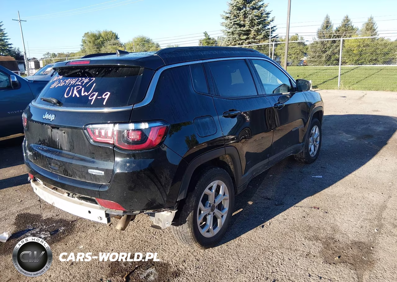 2025 Jeep Compass Latitude 4X4 VIN:3C4NJDBN0ST561064 - 4