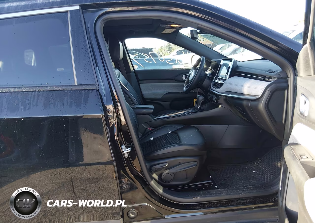 2025 Jeep Compass Latitude 4X4 VIN:3C4NJDBN0ST561064 - 5
