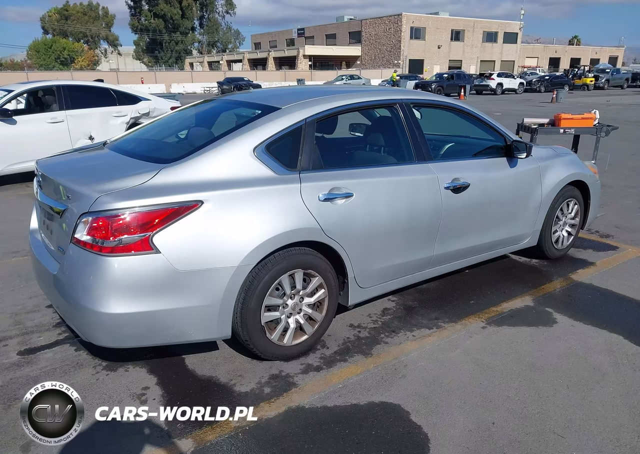 2014 Nissan Altima 2.5 S VIN:1N4AL3AP7EC270153 - 4