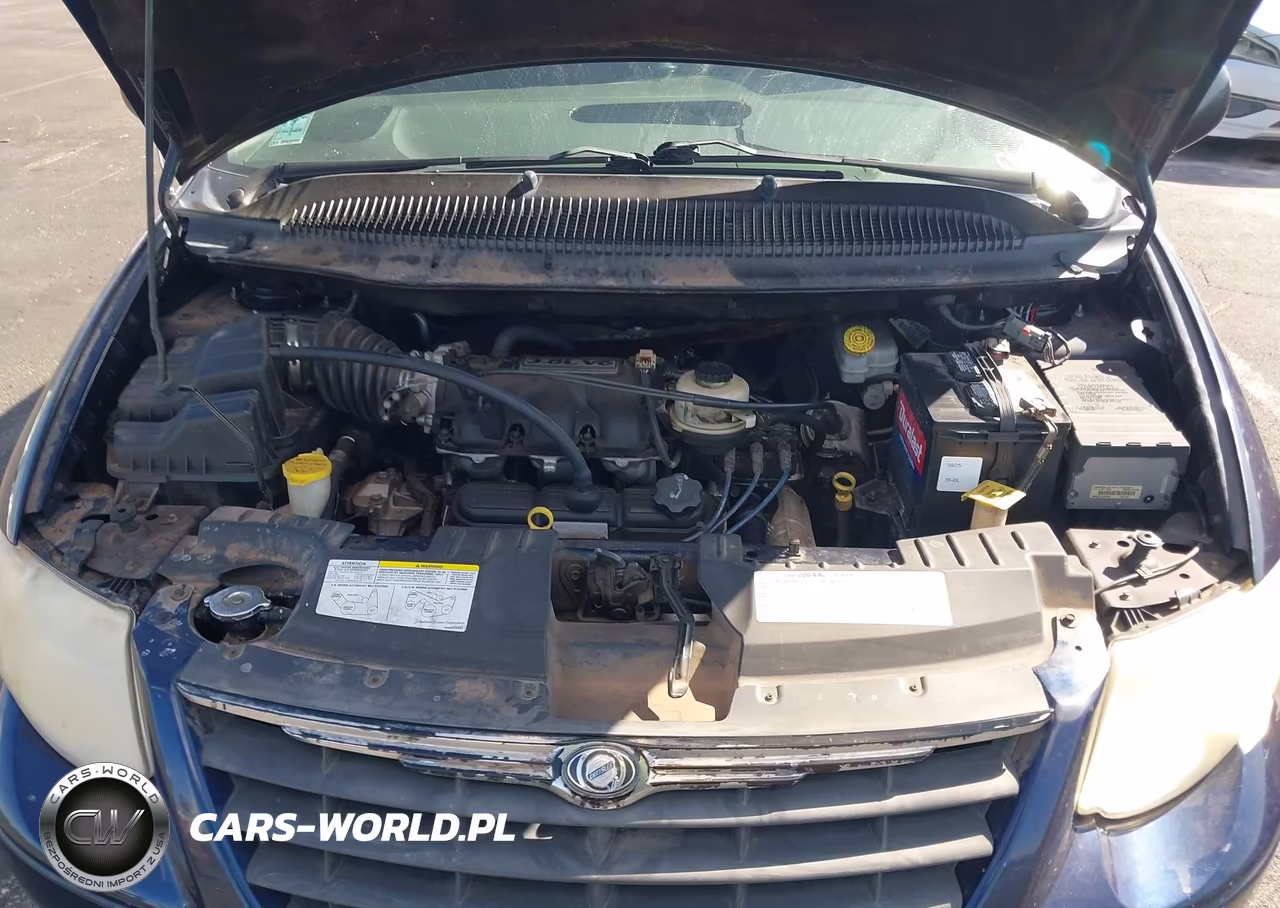 2005 Chrysler Town & Country Touring VIN:2C8GP54L35R121368 - 10