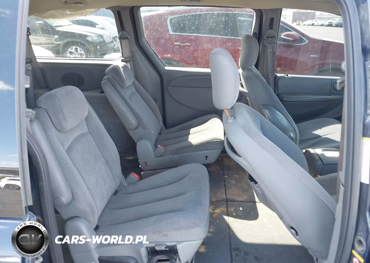 2005 Chrysler Town & Country Touring VIN:2C8GP54L35R121368 - 8