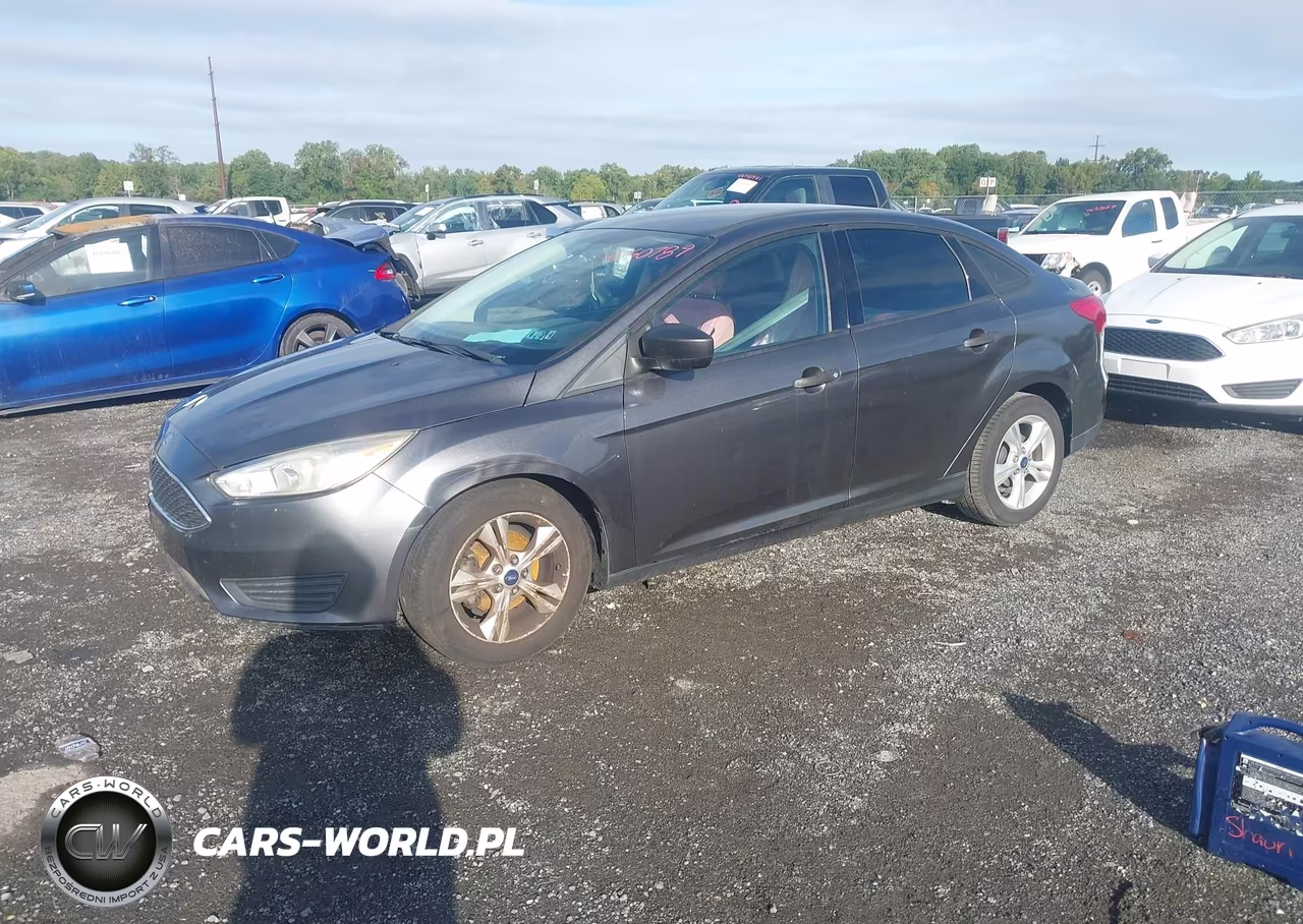 2018 Ford Focus S VIN:1FADP3E22JL227480 - 2