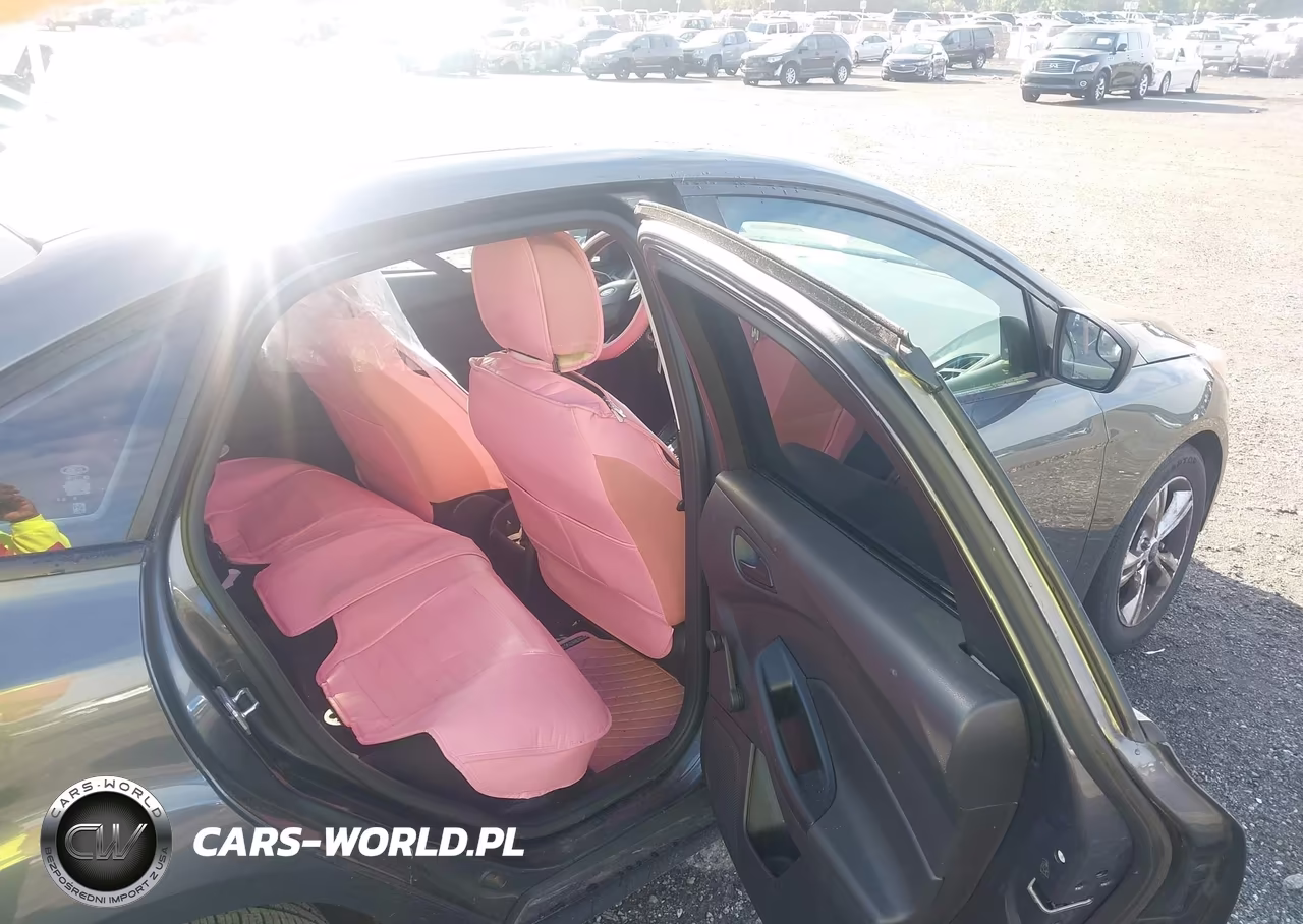 2018 Ford Focus S VIN:1FADP3E22JL227480 - 8