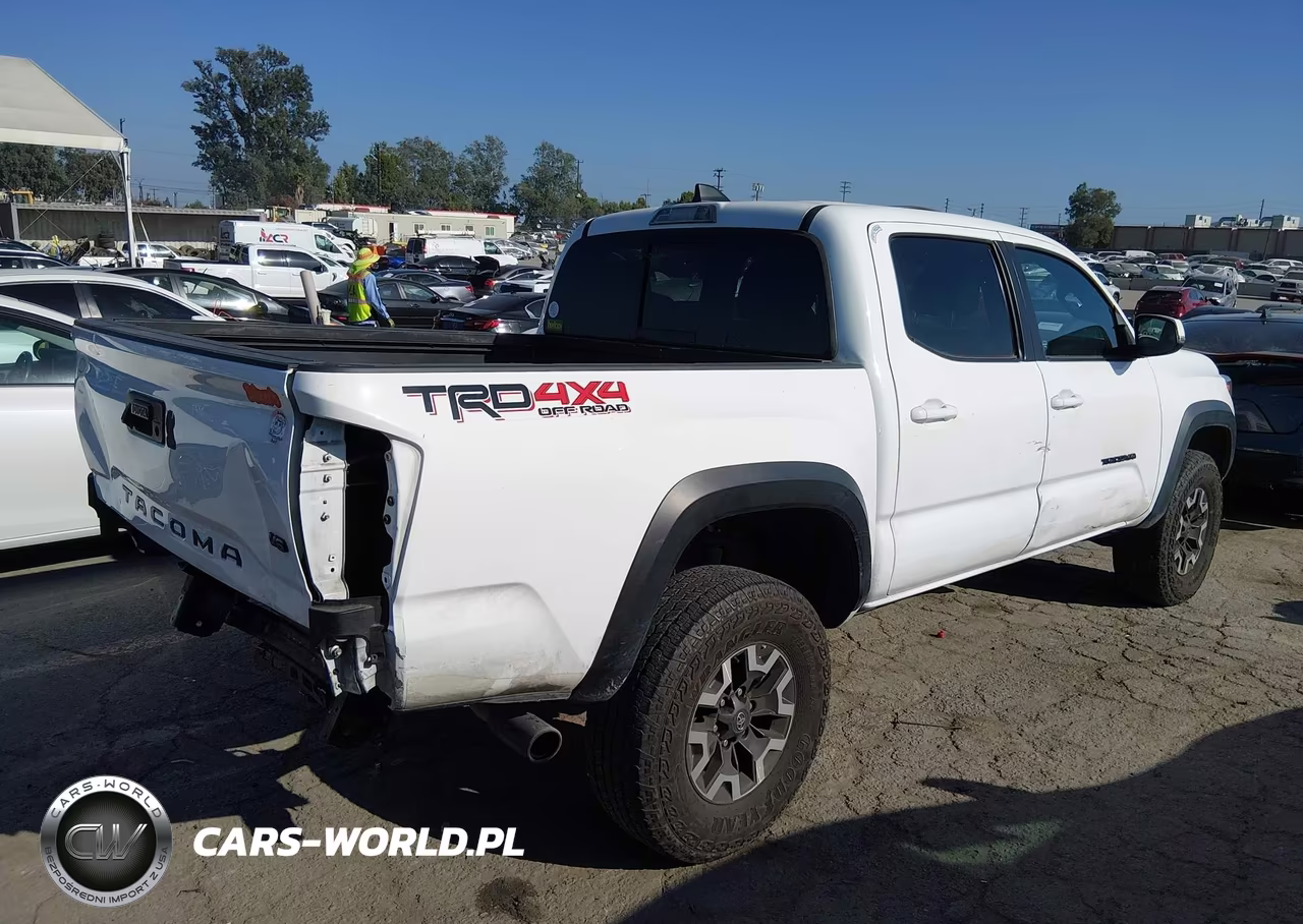 2023 Toyota Tacoma Trd Off Road VIN:3TMCZ5AN6PM550661 - 4