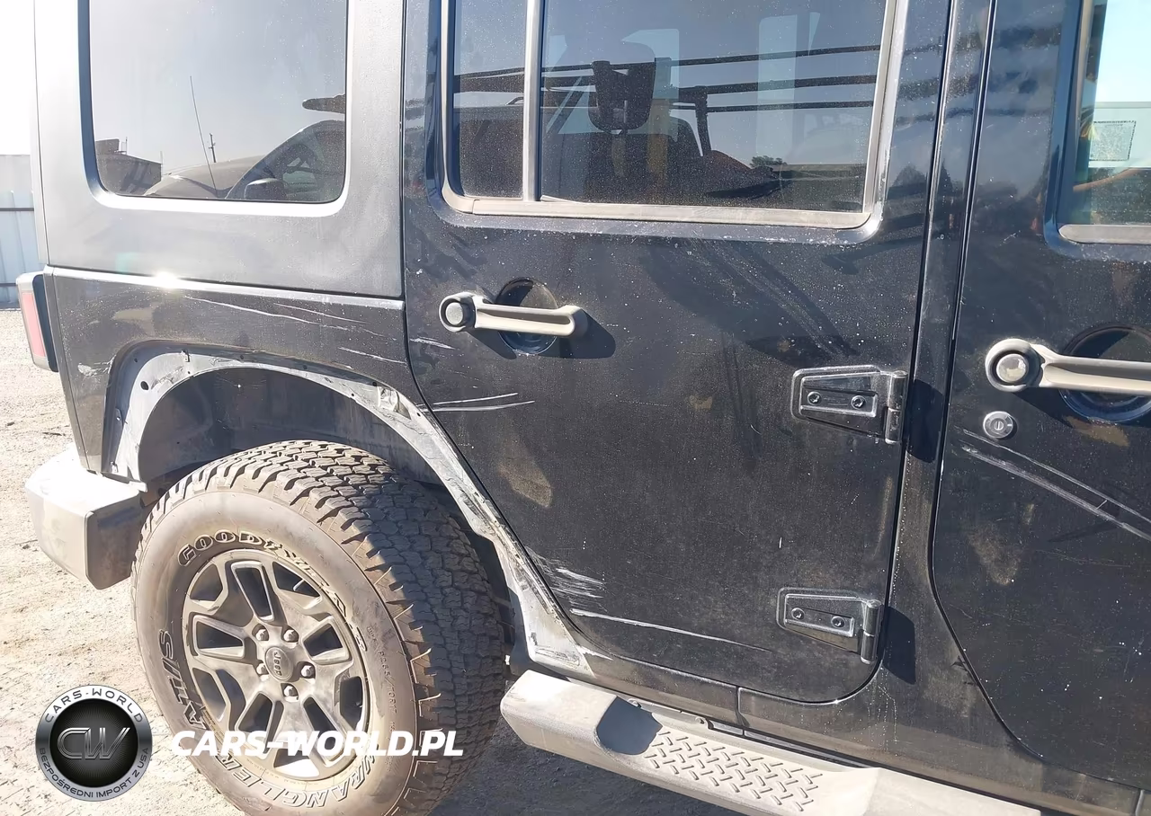 2008 Jeep Wrangler Unlimited Sahara VIN:1J8GA59148L542810 - 14
