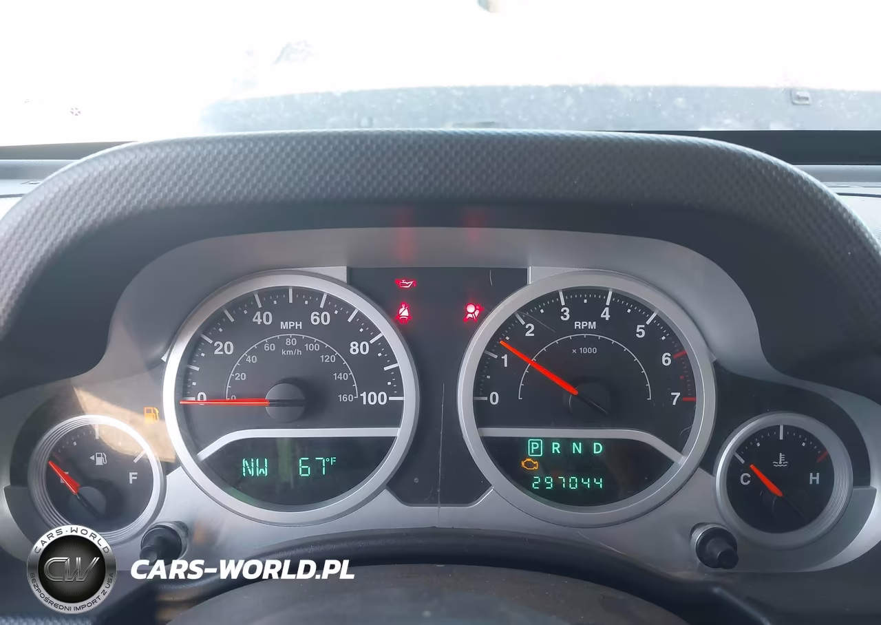 2008 Jeep Wrangler Unlimited Sahara VIN:1J8GA59148L542810 - 7