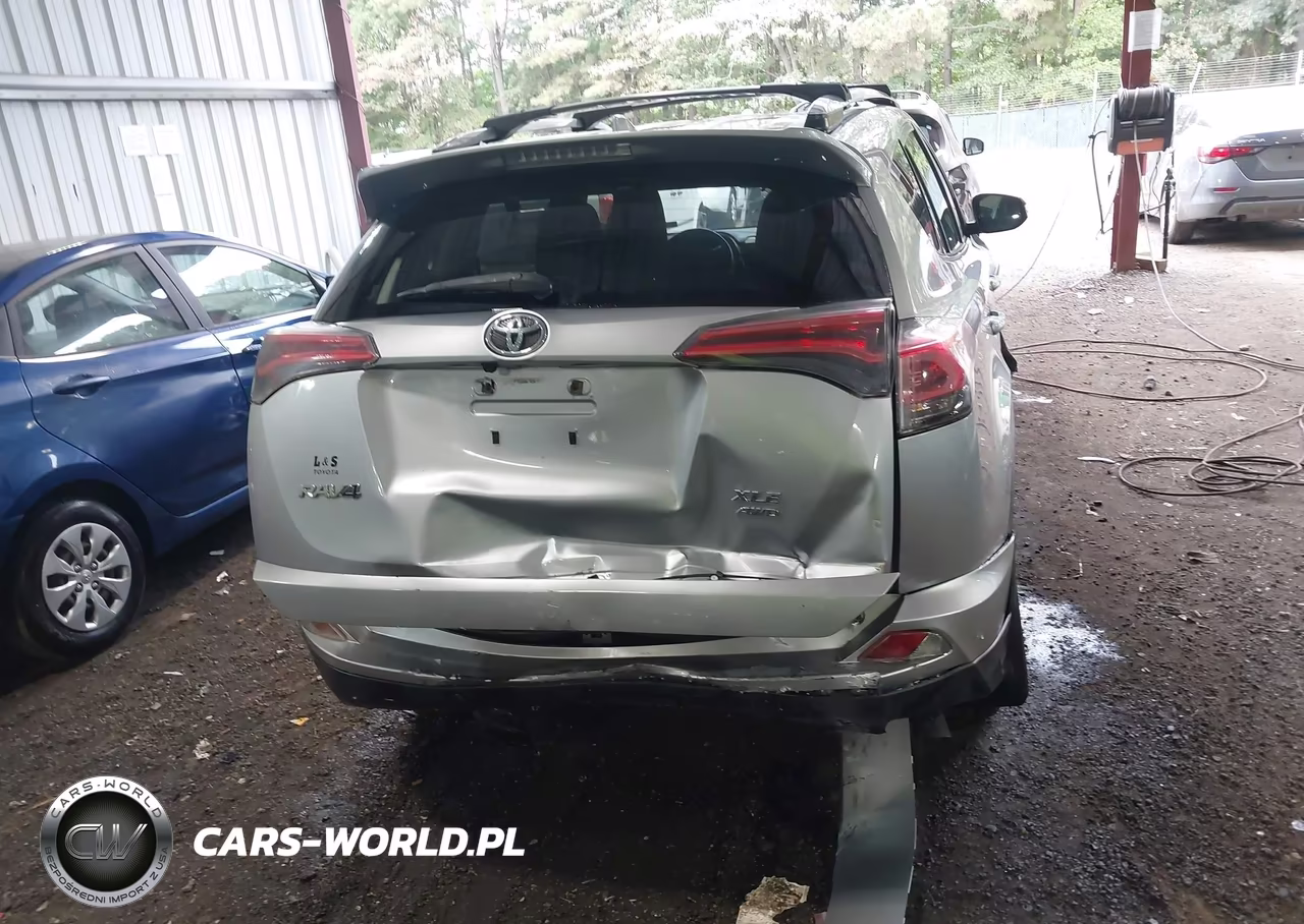 2018 Toyota Rav4 Xle VIN:JTMRFREV0JD245910 - 16