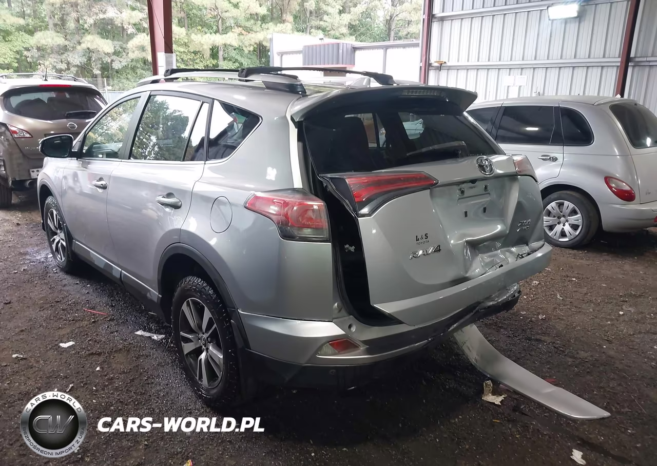 2018 Toyota Rav4 Xle VIN:JTMRFREV0JD245910 - 3