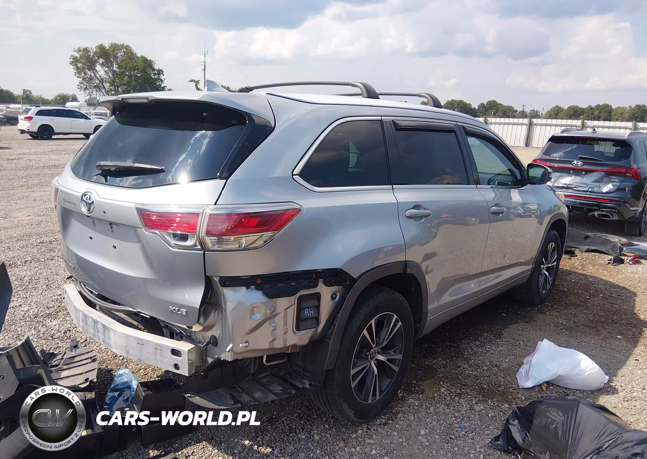 2016 Toyota Highlander Xle V6 VIN:5TDKKRFH2GS131166 - 4
