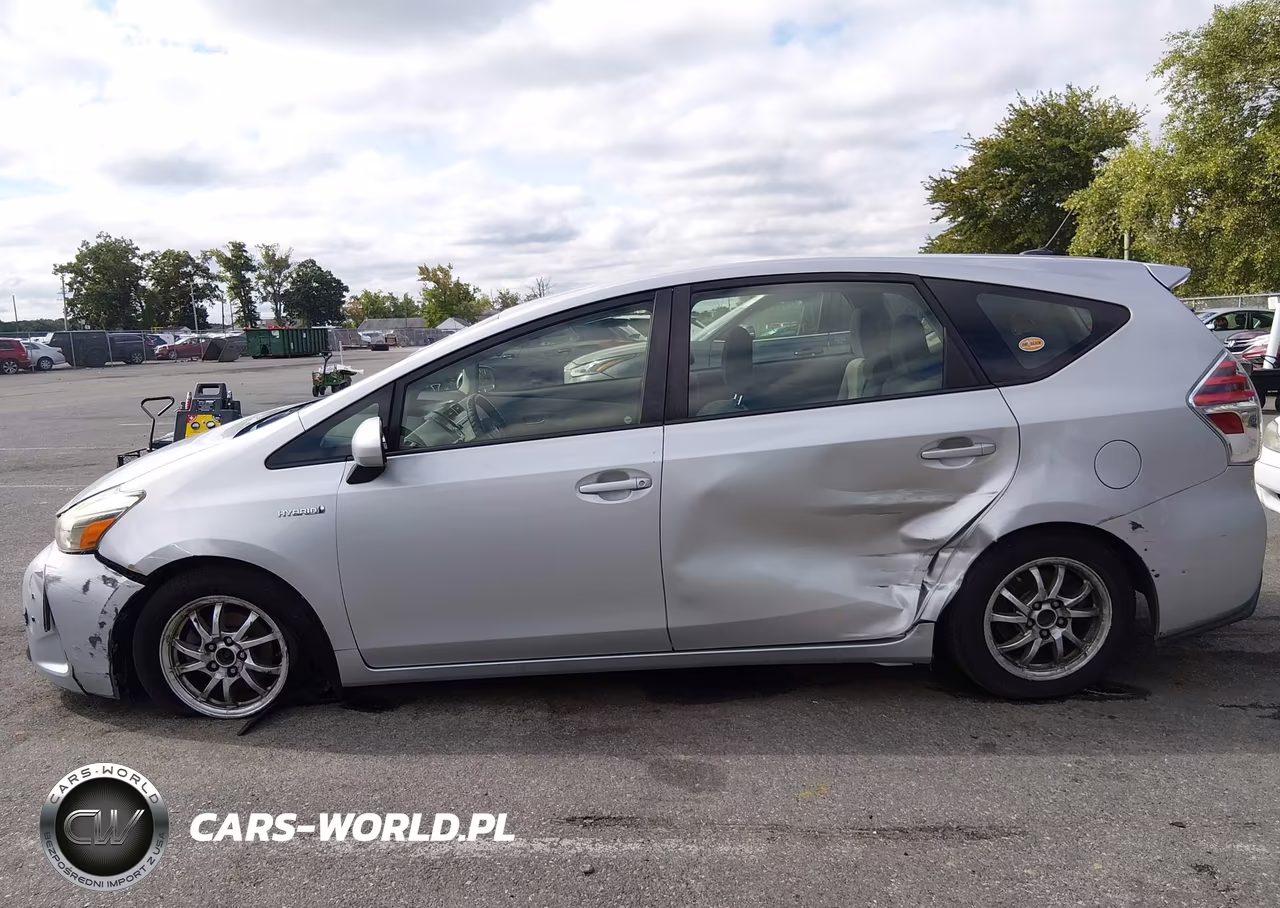 2015 Toyota Prius V Three VIN:JTDZN3EU8FJ024216 - 14