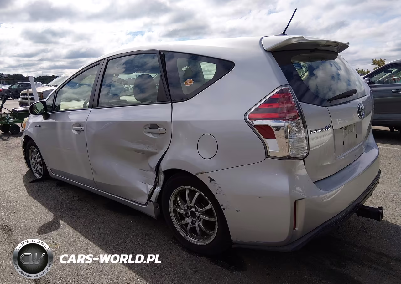 2015 Toyota Prius V Three VIN:JTDZN3EU8FJ024216 - 3
