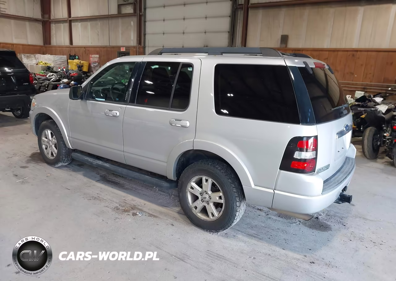 2010 Ford Explorer Xlt VIN:1FMEU7DE9AUA61250 - 3
