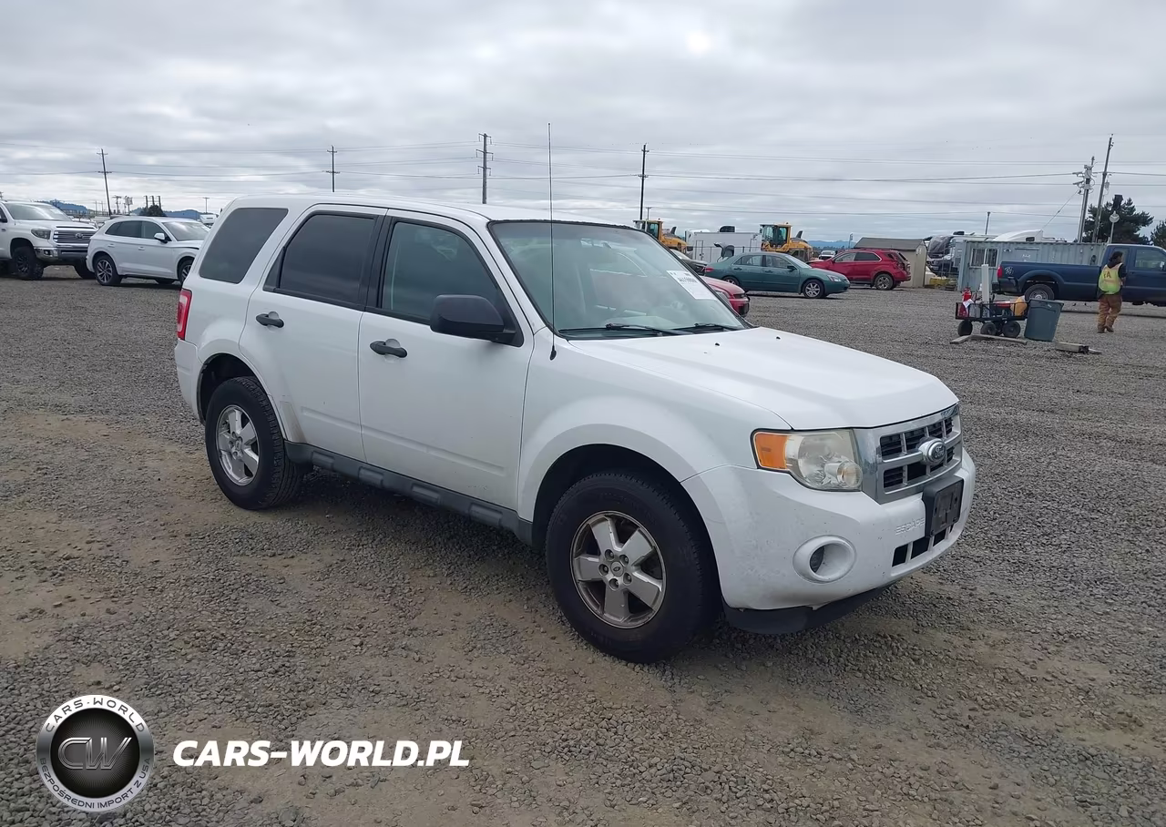2011 Ford Escape Xls VIN:1FMCU0C77BKB36073 - 1