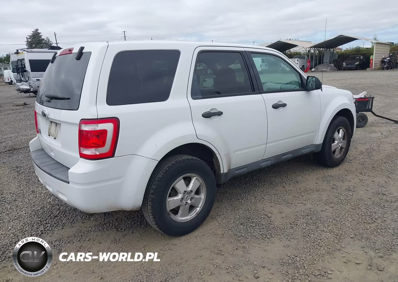 2011 Ford Escape Xls VIN:1FMCU0C77BKB36073 - 4