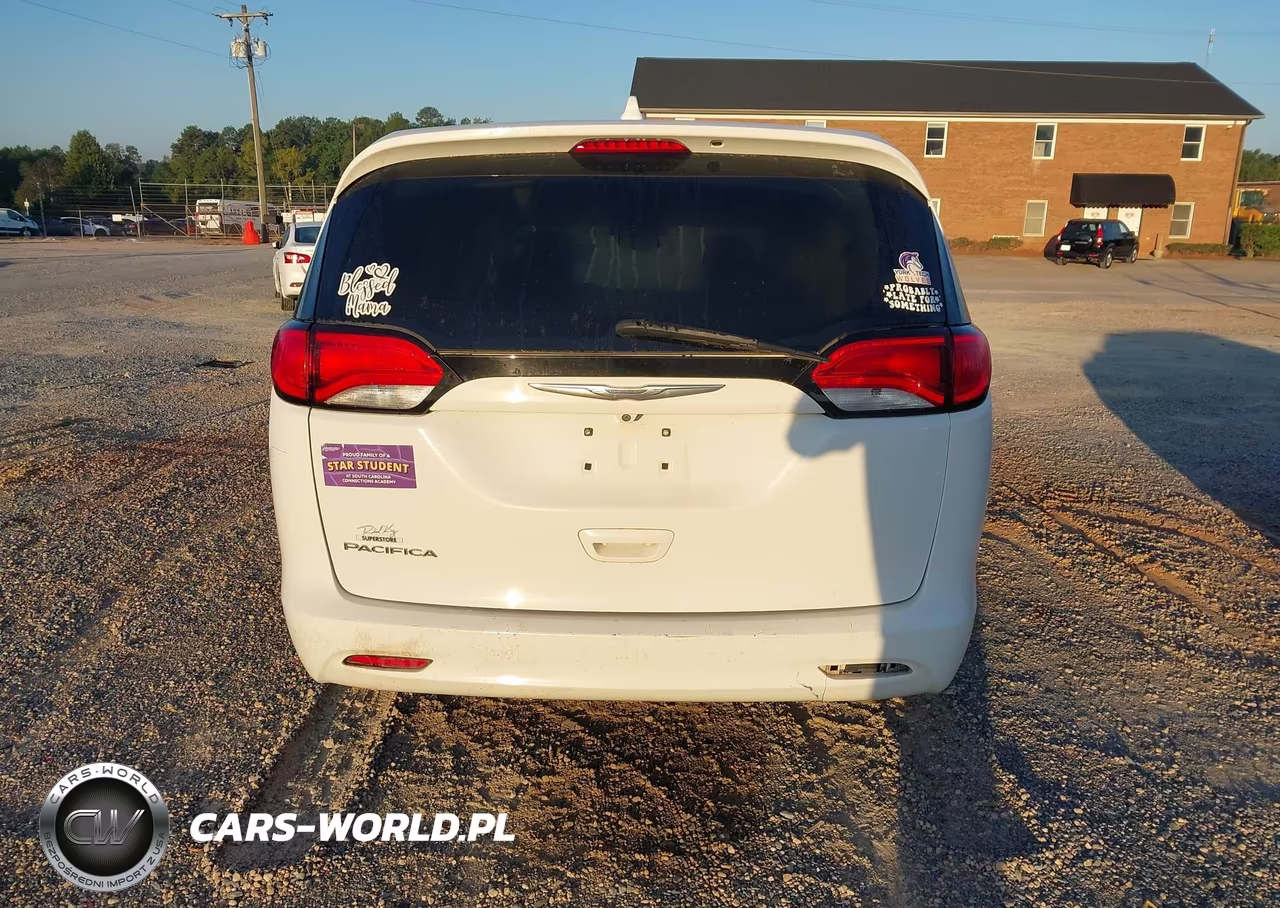 2017 Chrysler Pacifica Touring VIN:2C4RC1DG3HR713181 - 16