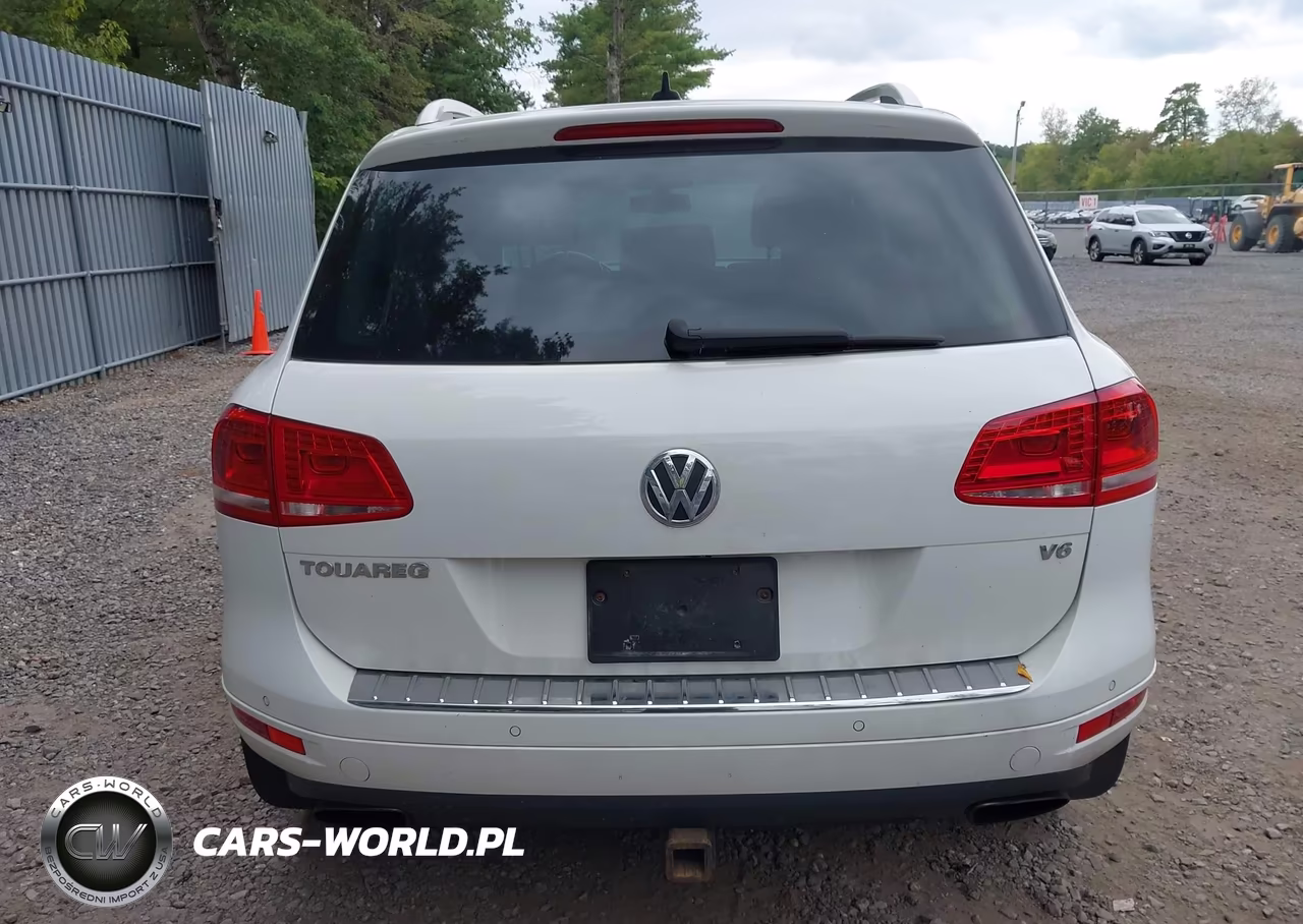 2014 Volkswagen Touareg 3.6L Executive VIN:WVGEF9BP2ED010981 - 16