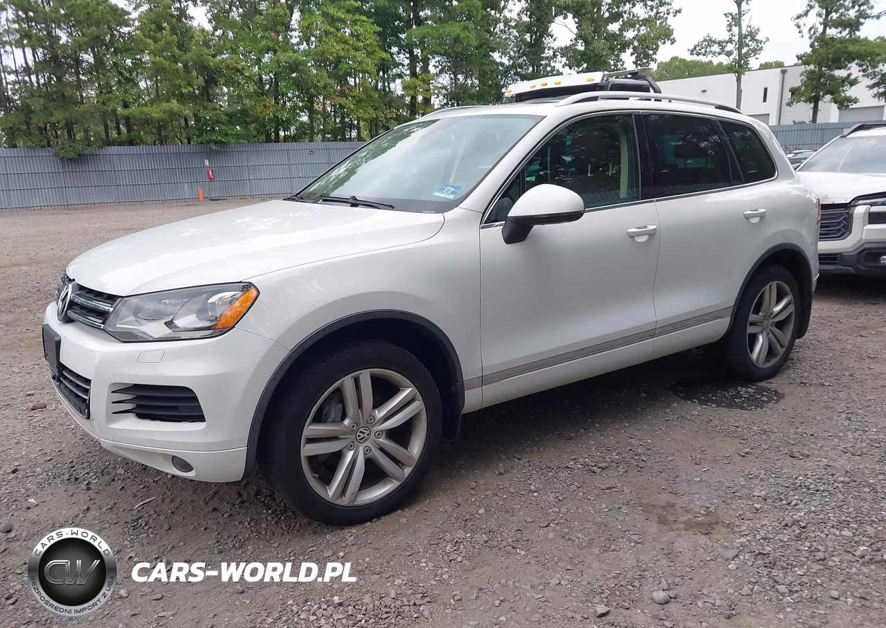 2014 Volkswagen Touareg 3.6L Executive VIN:WVGEF9BP2ED010981 - 2