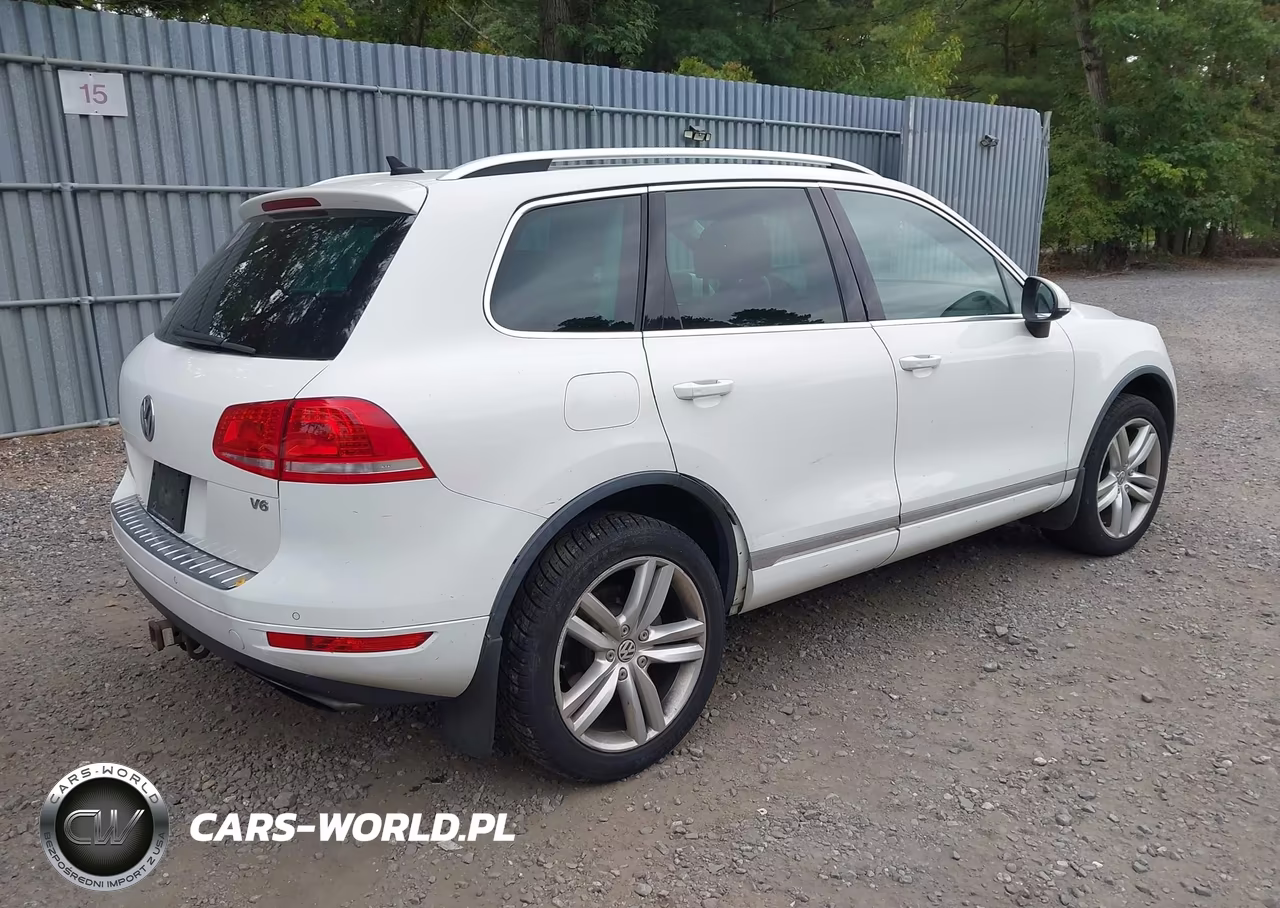 2014 Volkswagen Touareg 3.6L Executive VIN:WVGEF9BP2ED010981 - 4