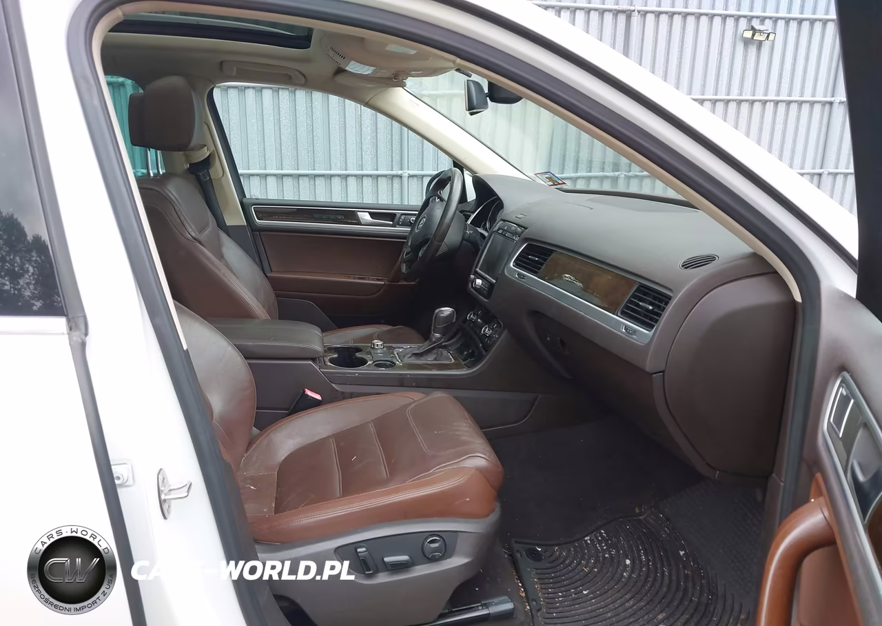 2014 Volkswagen Touareg 3.6L Executive VIN:WVGEF9BP2ED010981 - 5