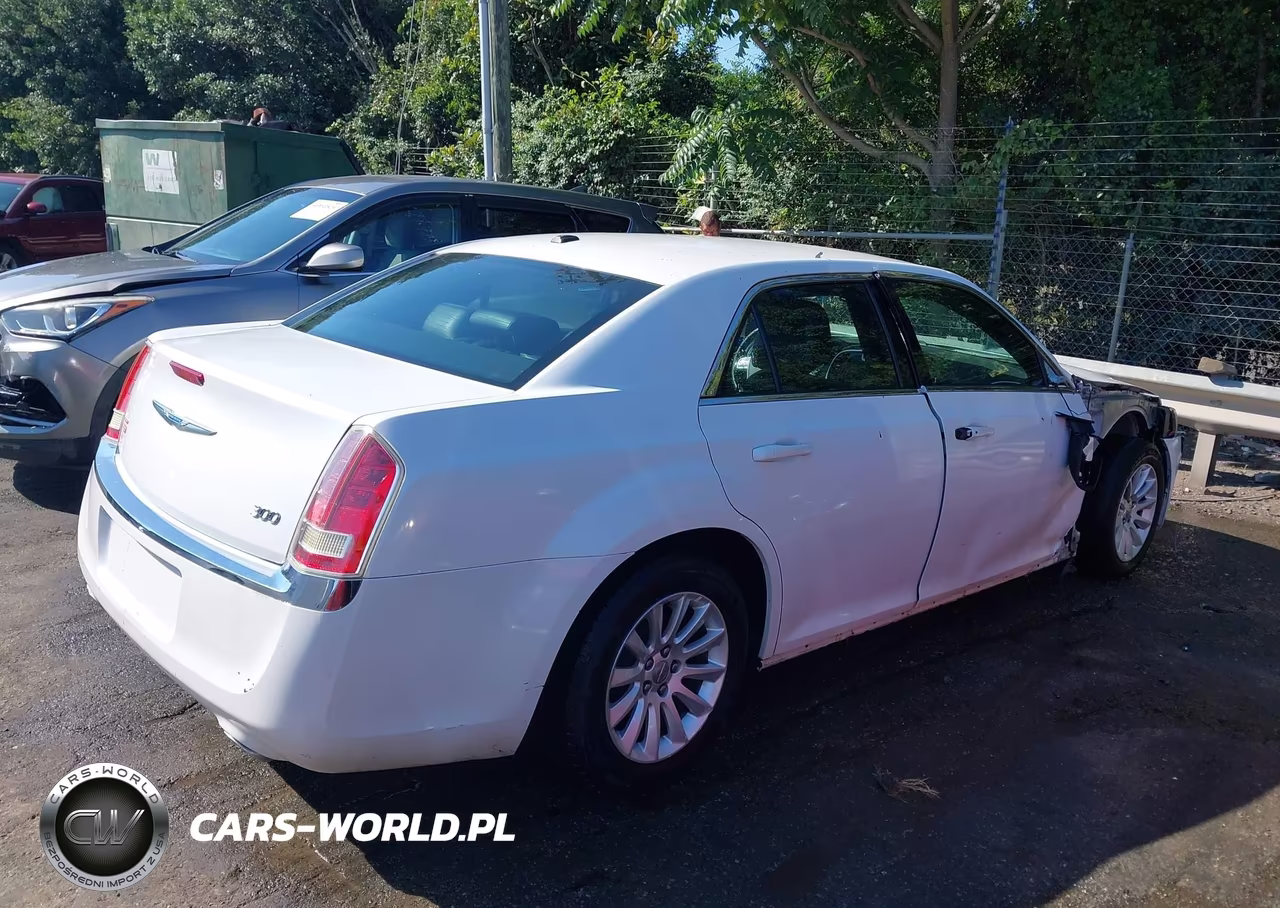 2013 Chrysler 300 Motown VIN:2C3CCAAGXDH527703 - 13