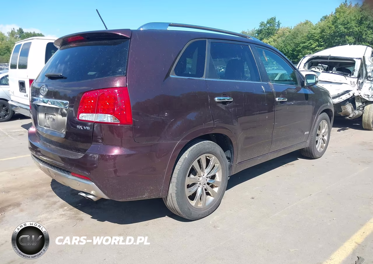 2011 Kia Sorento Sx V6 VIN:5XYKWDA22BG120281 - 4