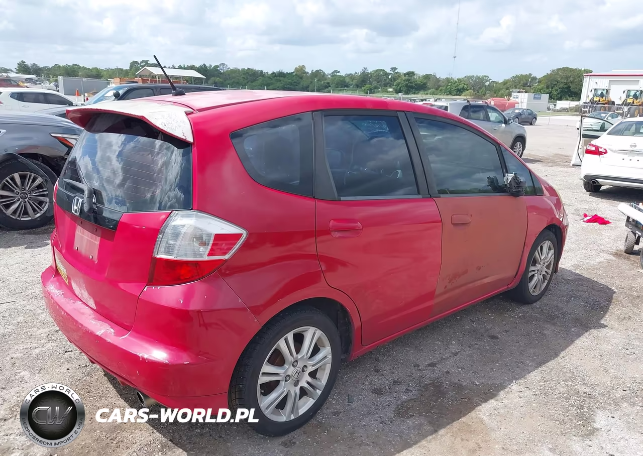 2011 Honda Fit Sport VIN:JHMGE8G57BC003896 - 4