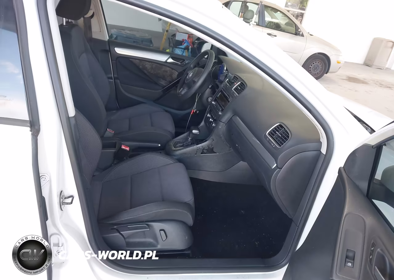 2011 Volkswagen Golf 2.5L 4-Door VIN:WVWDA7AJ2BW023939 - 5