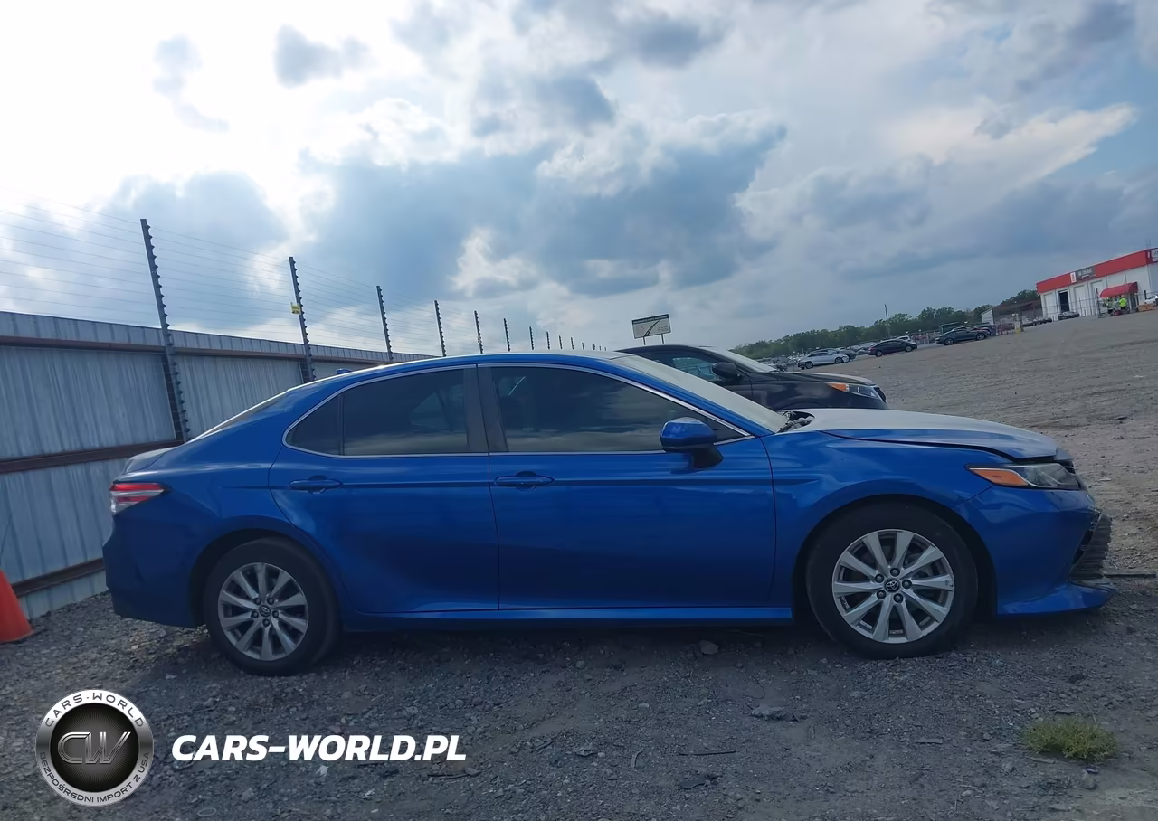 2019 Toyota Camry Le VIN:4T1B11HK0KU160842 - 13