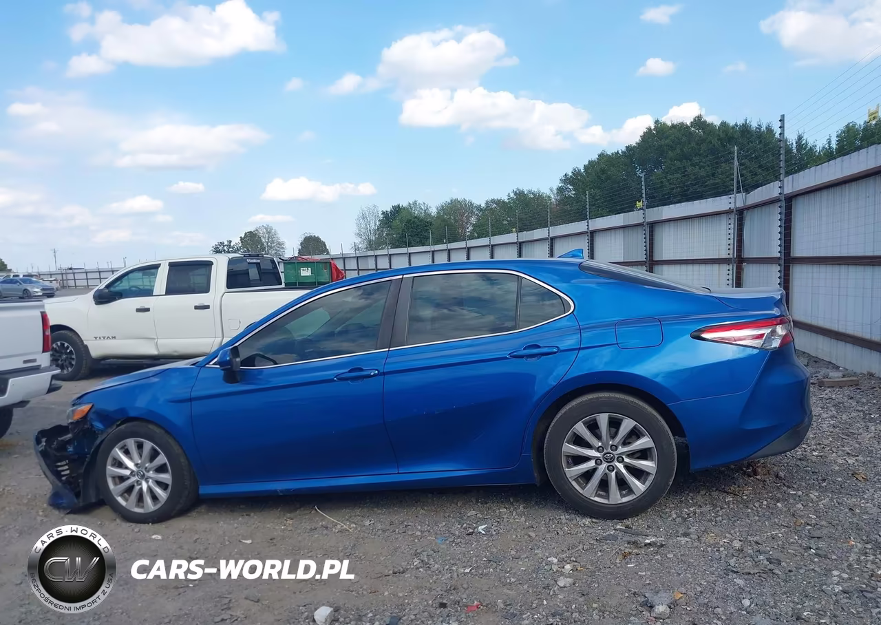 2019 Toyota Camry Le VIN:4T1B11HK0KU160842 - 14