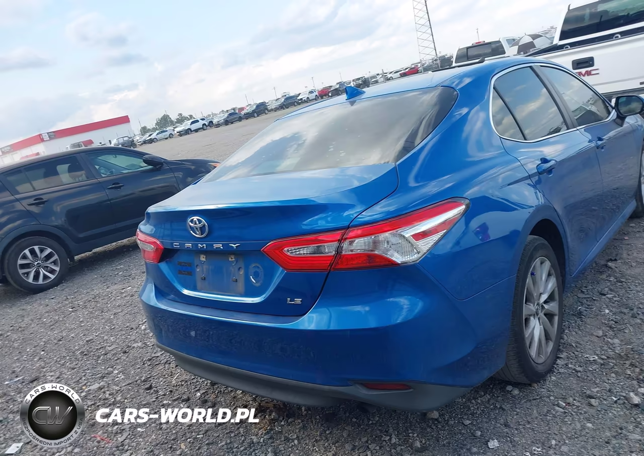 2019 Toyota Camry Le VIN:4T1B11HK0KU160842 - 16