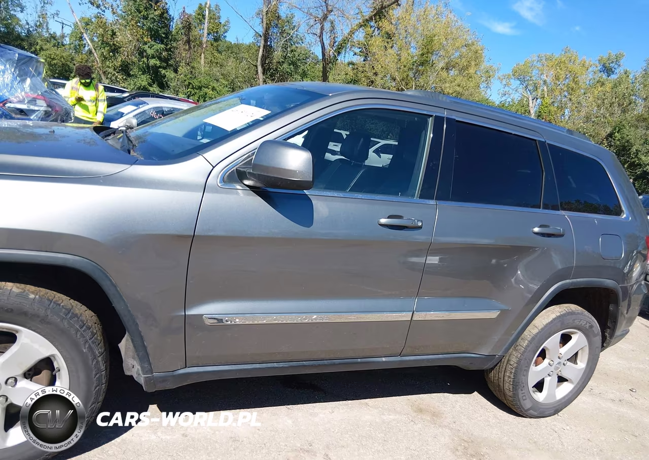 2013 Jeep Grand Cherokee Laredo VIN:1C4RJFAG3DC611955 - 13