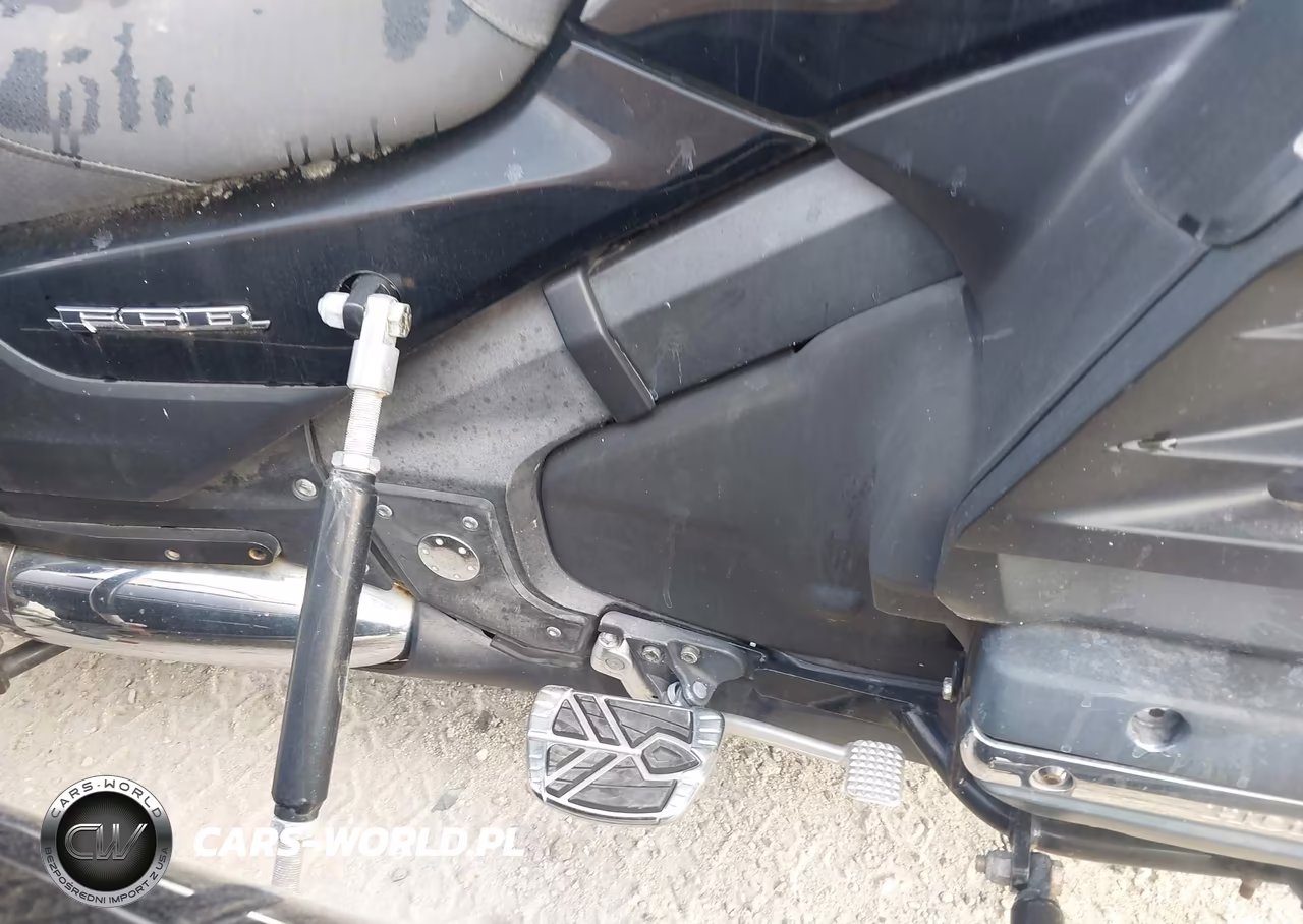 2013 Honda Gl1800 B VIN:JH2SC6811DK000641 - 8