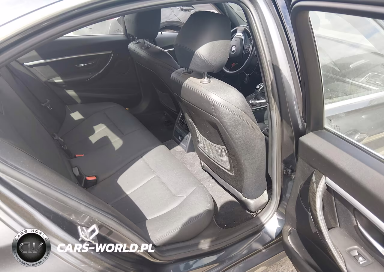 2018 BMW 330I VIN:WBA8B9G57JNU99920 - 8