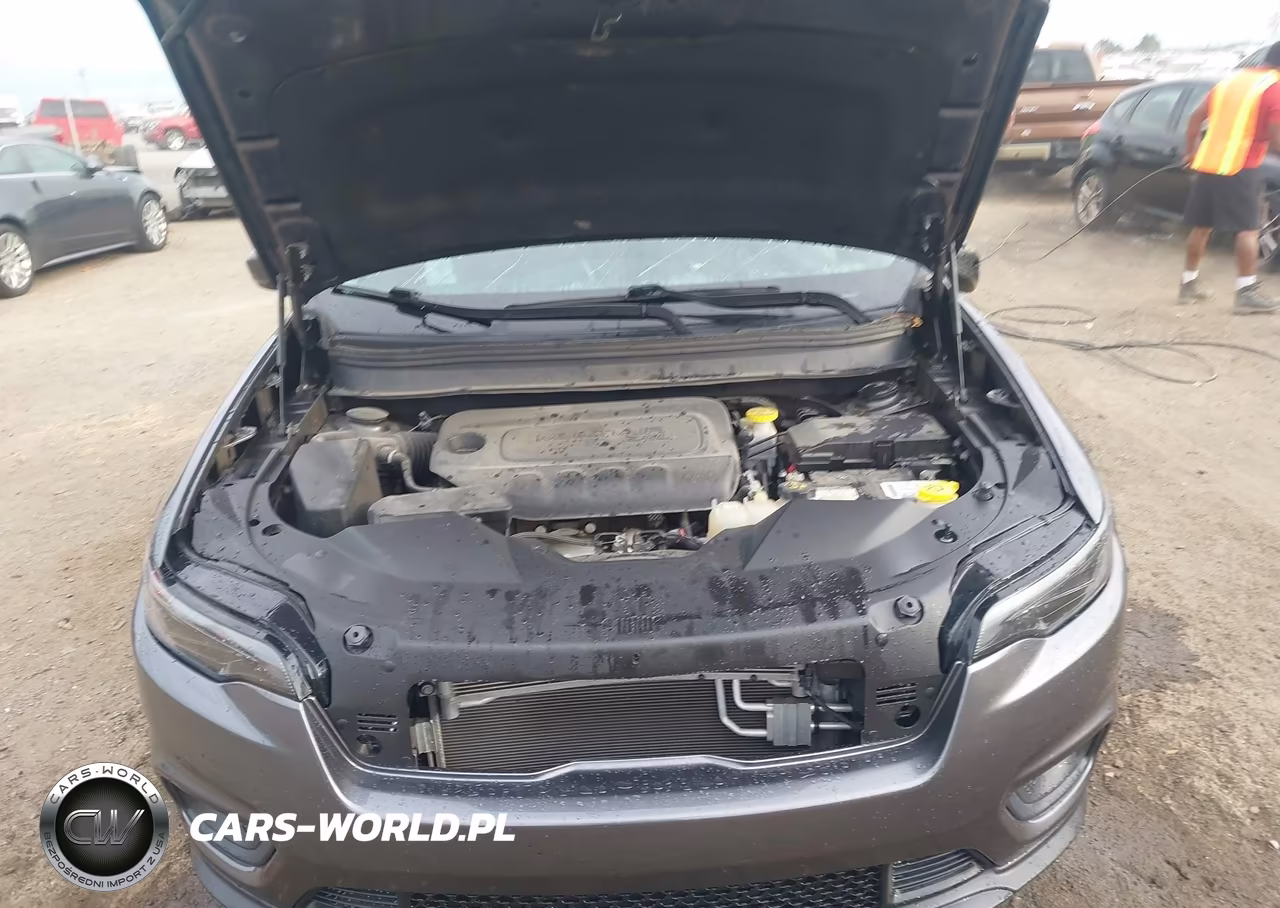 2019 Jeep Cherokee Latitude Plus Fwd VIN:1C4PJLLB8KD301475 - 10