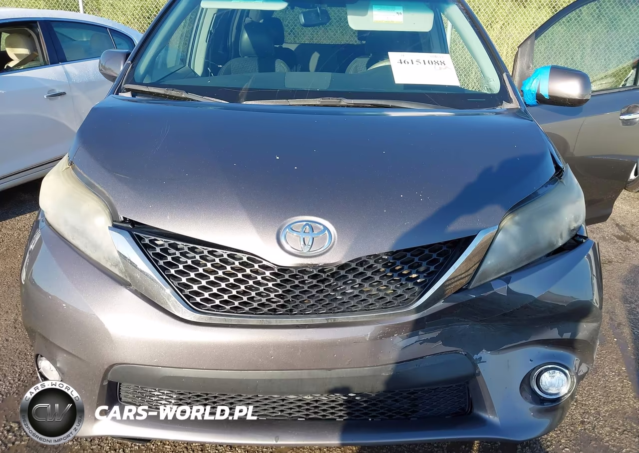 2013 Toyota Sienna Se 8 Passenger VIN:5TDXK3DC5DS369583 - 10