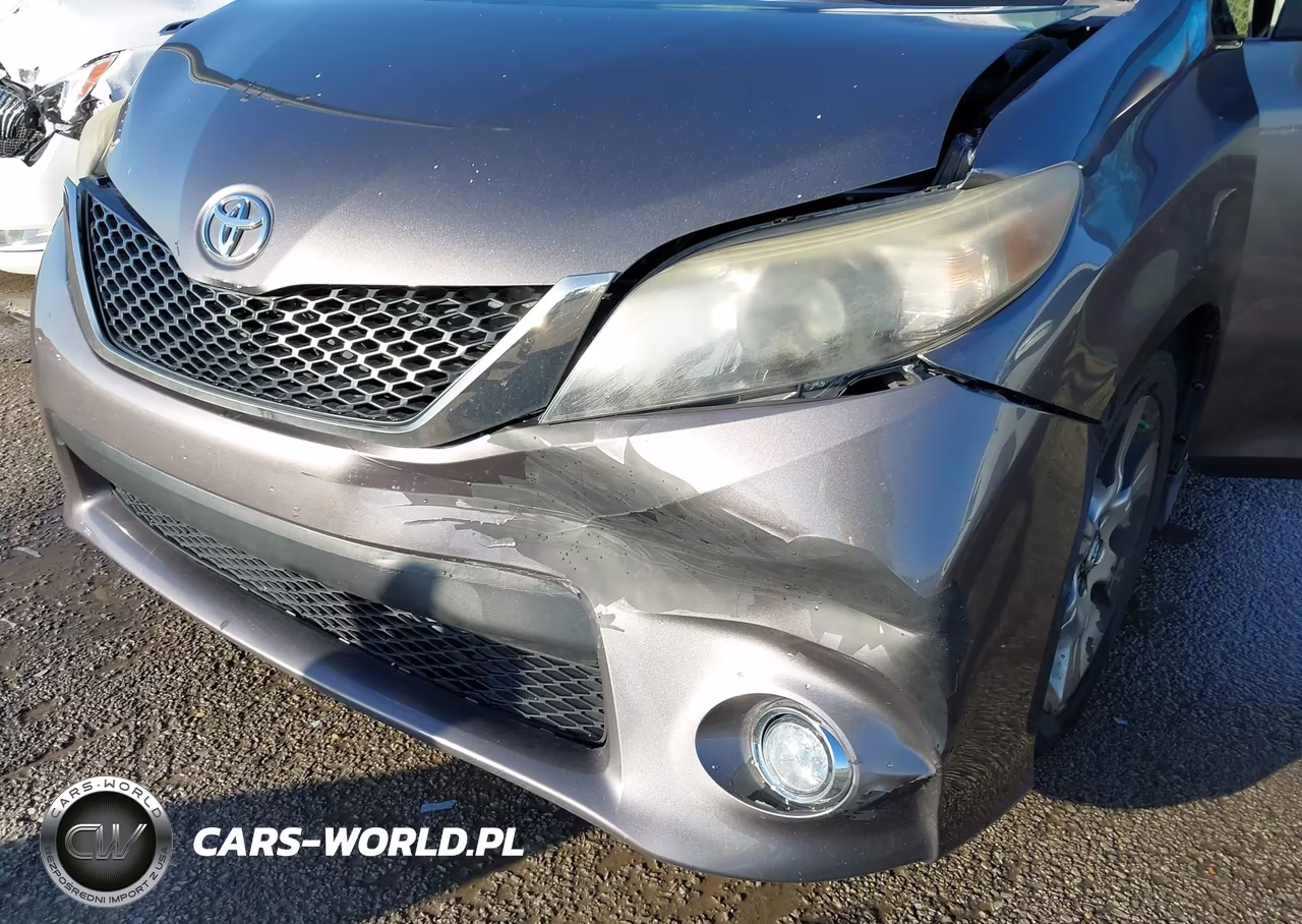 2013 Toyota Sienna Se 8 Passenger VIN:5TDXK3DC5DS369583 - 6