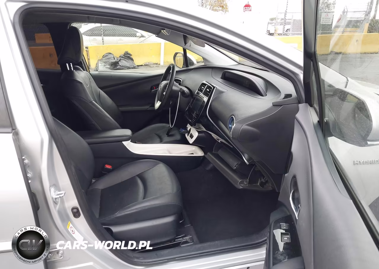2016 Toyota Prius Three Touring VIN:JTDKARFU6G3013459 - 5
