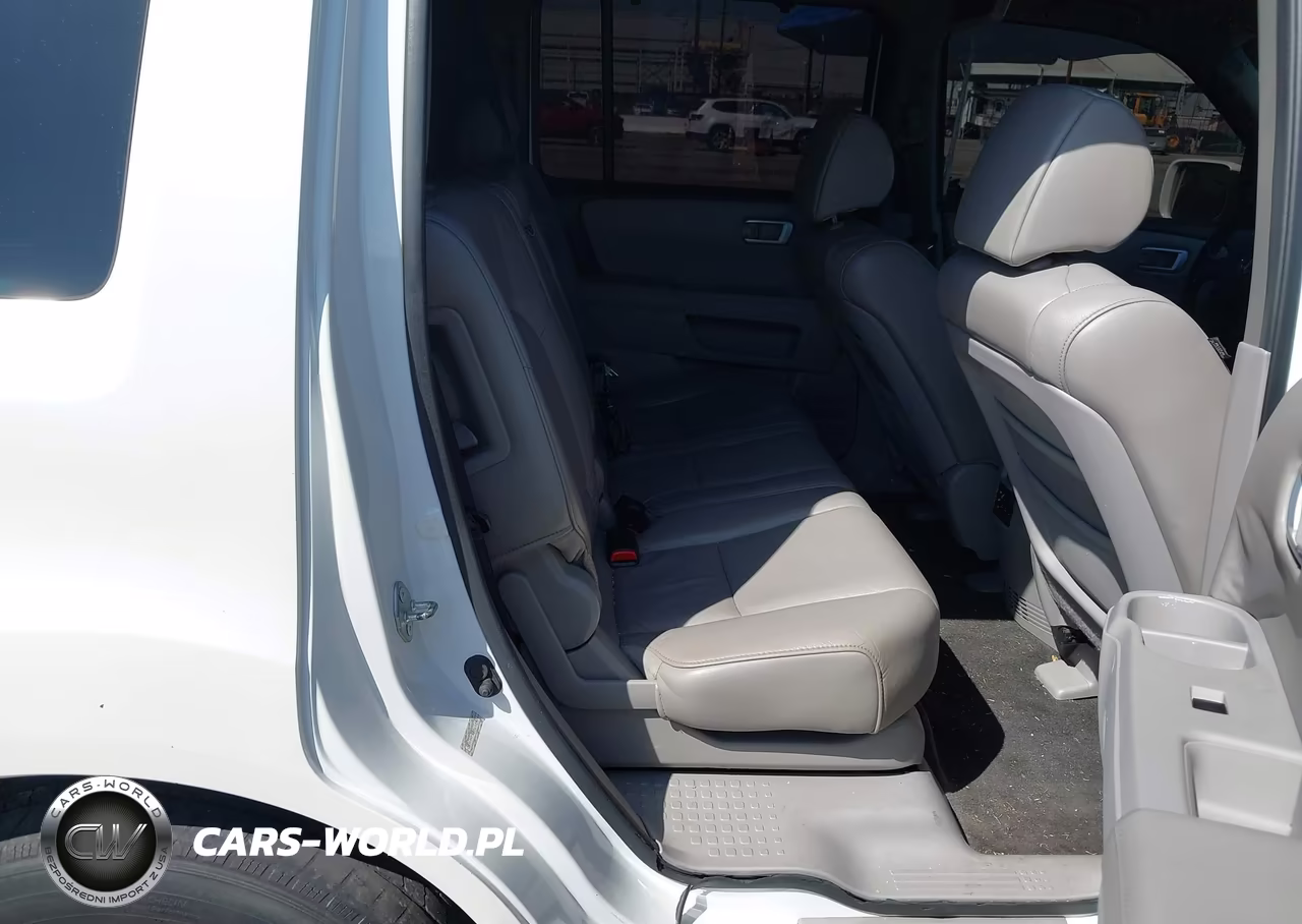 2011 Honda Pilot Touring VIN:5FNYF4H90BB030647 - 8