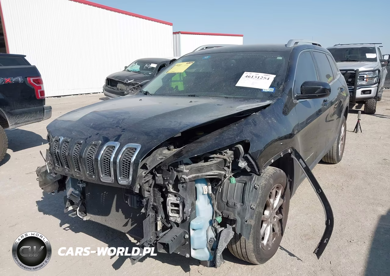 2014 Jeep Cherokee Latitude VIN:1C4PJLCS7EW221724 - 2