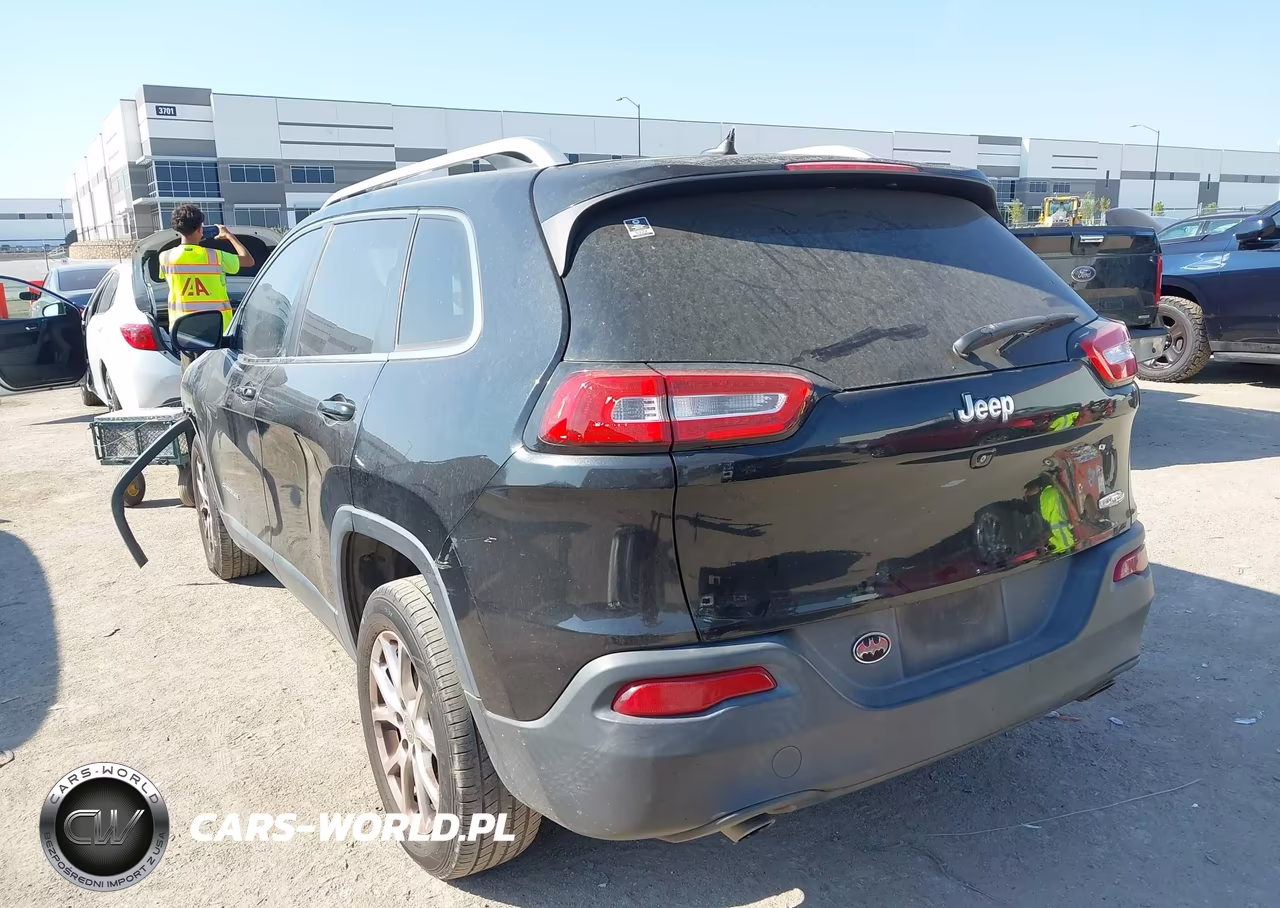 2014 Jeep Cherokee Latitude VIN:1C4PJLCS7EW221724 - 3
