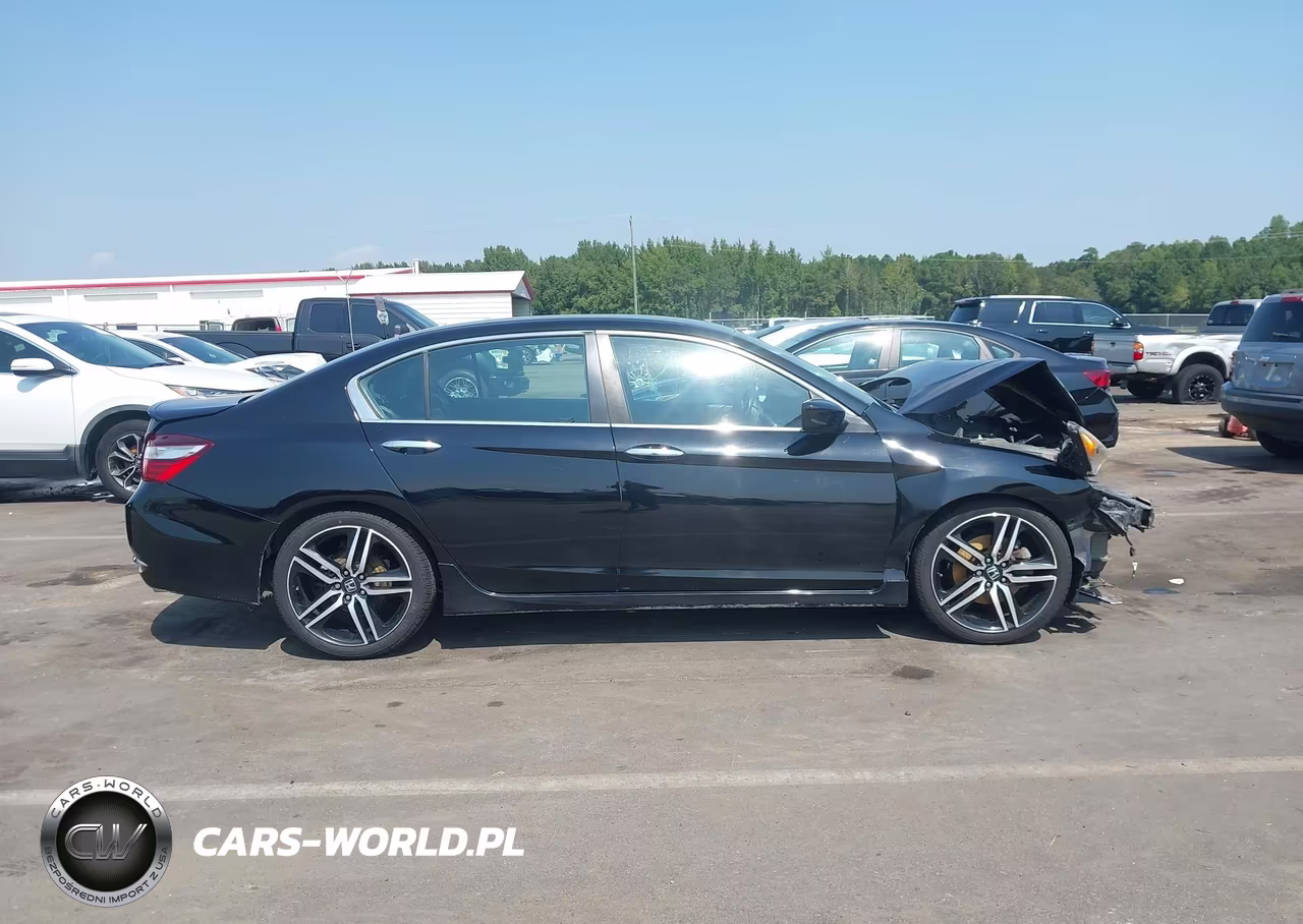 2017 Honda Accord Sport VIN:1HGCR2F58HA004645 - 13