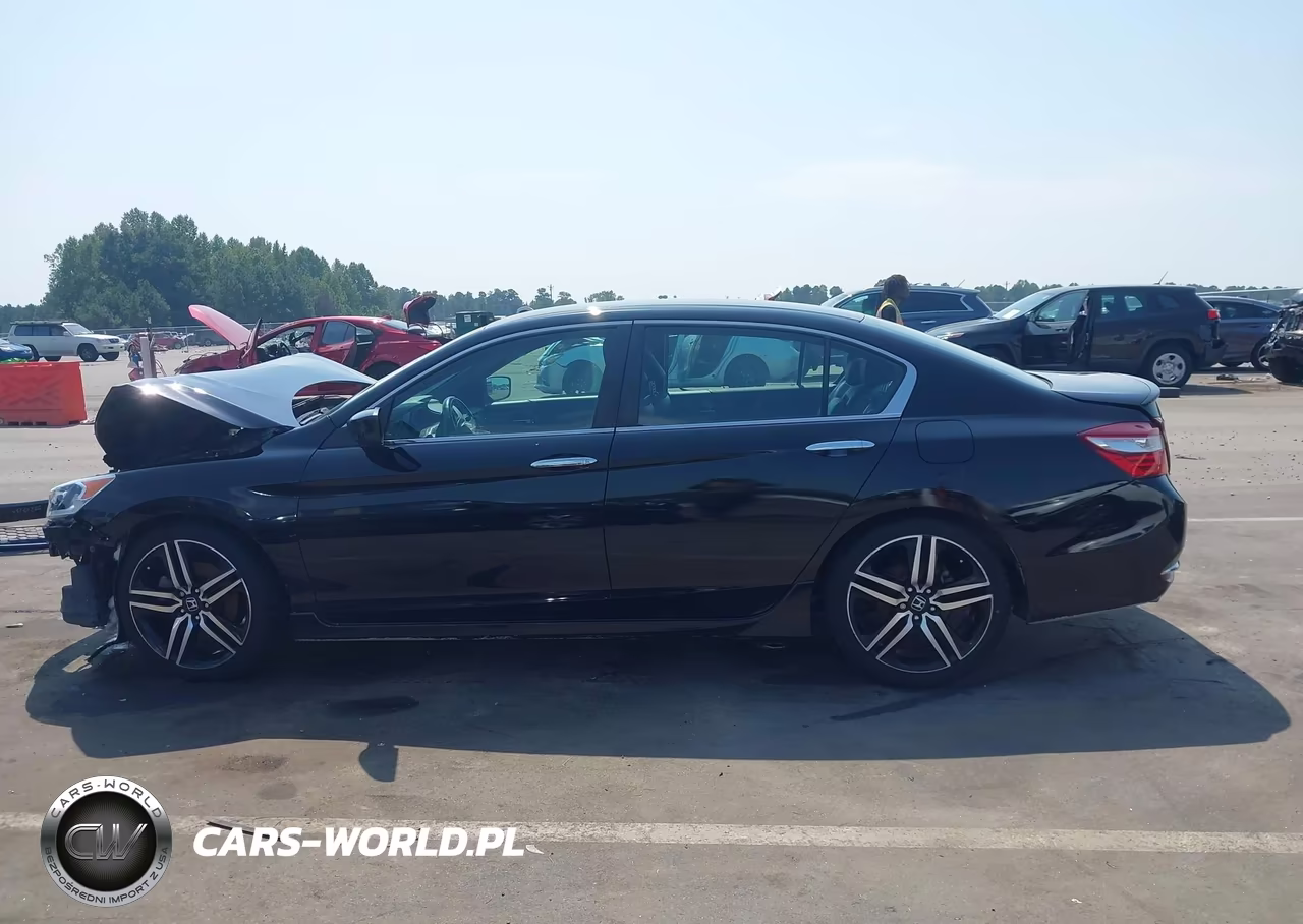 2017 Honda Accord Sport VIN:1HGCR2F58HA004645 - 14