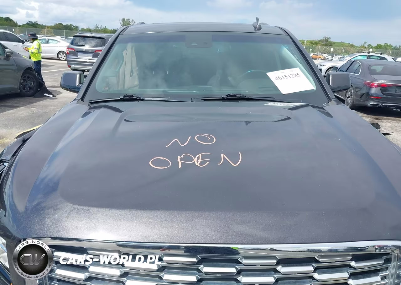 2018 GMC Yukon Denali VIN:1GKS1CKJ5JR340792 - 10