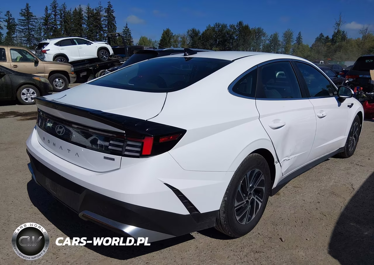 2026 Hyundai Sonata Hybrid Blue VIN:KMHL24JJ0TA163165 - 4