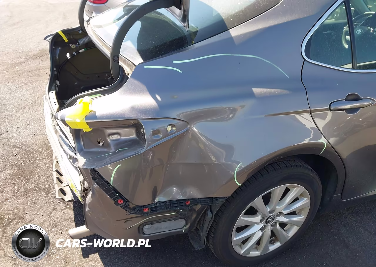 2019 Toyota Camry Le VIN:4T1B11HK6KU792941 - 18