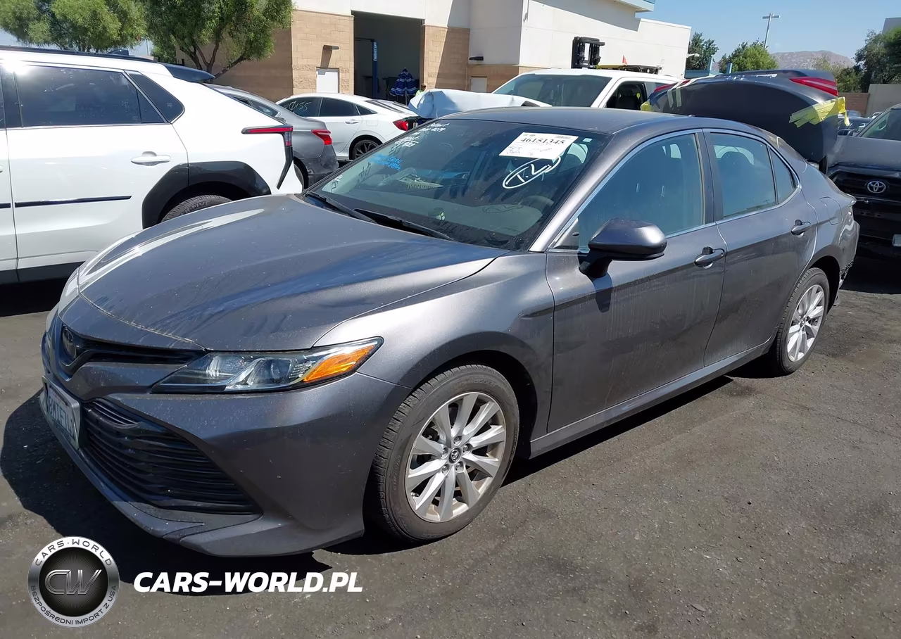 2019 Toyota Camry Le VIN:4T1B11HK6KU792941 - 2