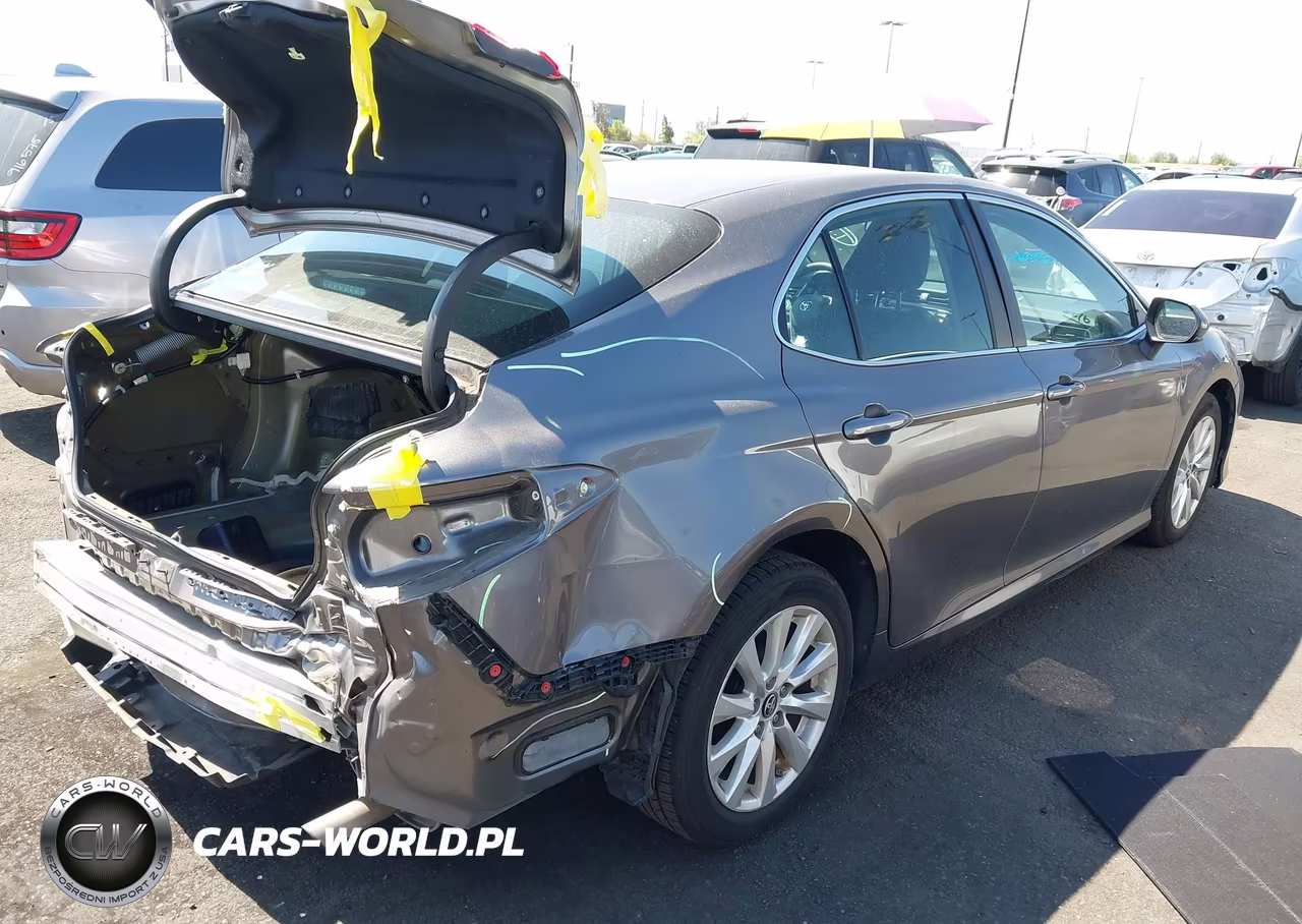2019 Toyota Camry Le VIN:4T1B11HK6KU792941 - 4