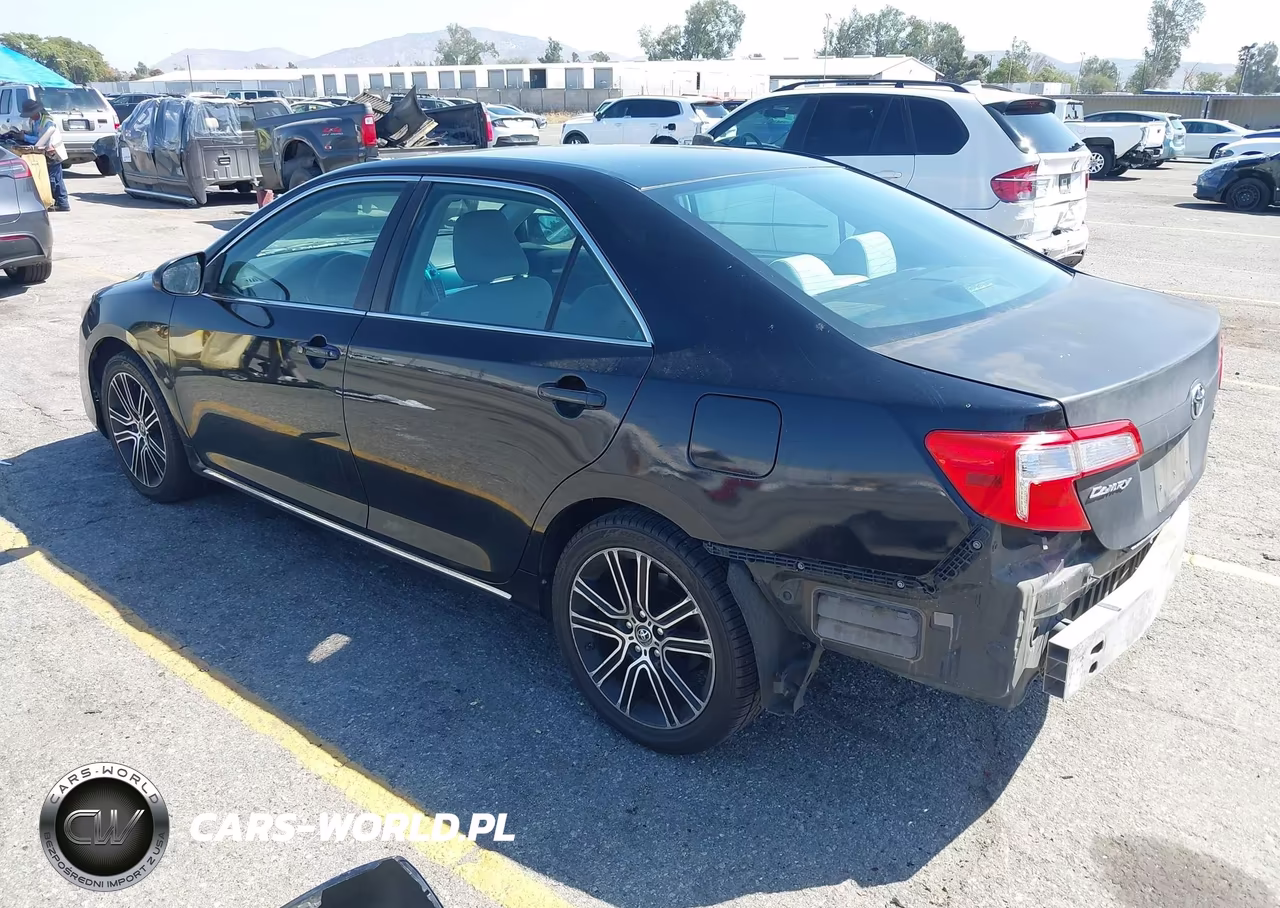 2014 Toyota Camry Le VIN:4T4BF1FK6ER392358 - 3