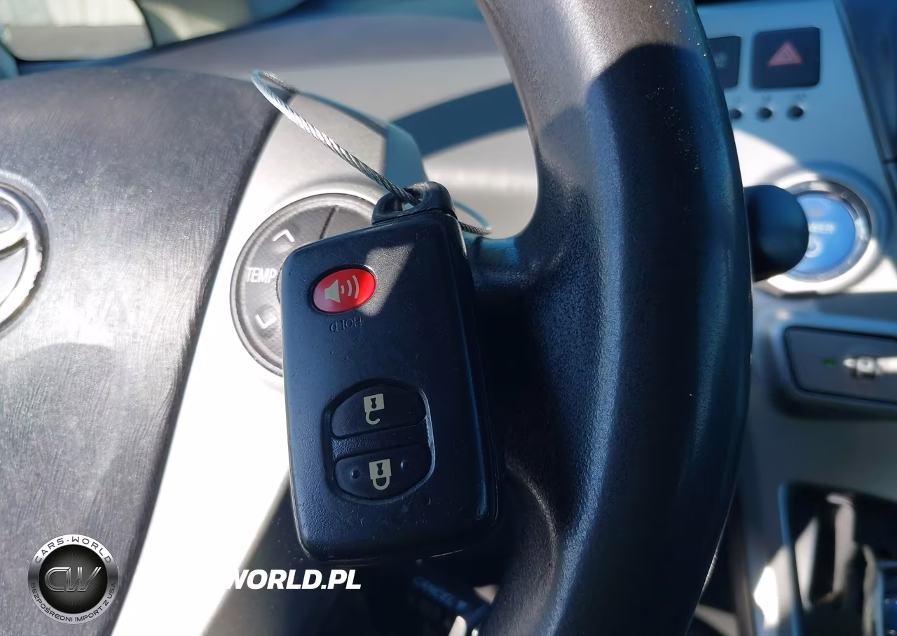 2013 Toyota Prius V Three VIN:JTDZN3EU2D3272723 - 11